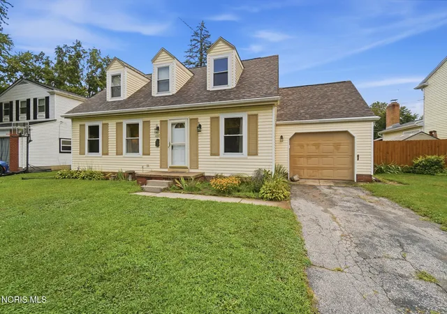 Photo 3 of Single family home for sale at 6150 Meadowvale Dr, Toledo, OH 43613 | MLS# 10011814 | Listing updated on 2026-09-15
