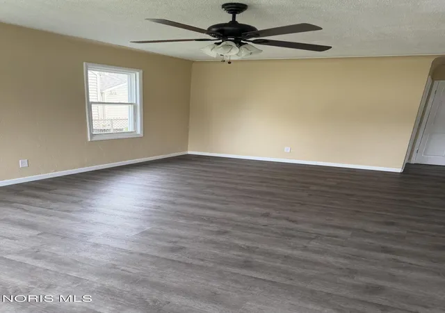 Photo 2 of Single family home for sale at 205 Willamont Rd, Toledo, OH 43612 | MLS# 10011777 | Listing updated on 2026-09-17