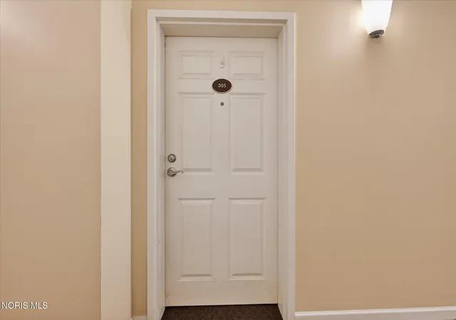 2nd image of 745 Washington St #Apt 305, Toledo, OH 43604 | MLS# 10011775