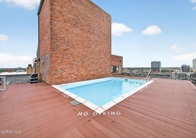 Condo for sale in building located at 745 Washington St, Toledo, OH 43604 - Unit #305