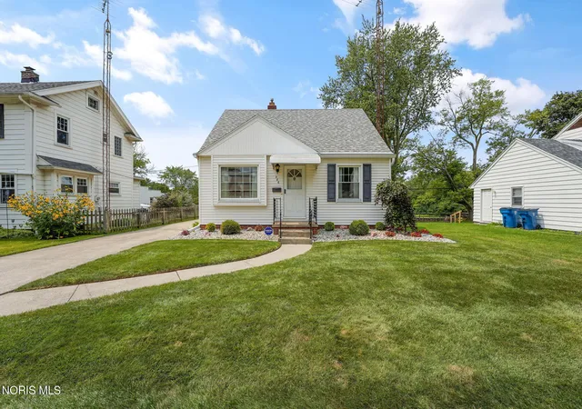 Photo 1 of Single family home for sale at 586 Sylvandale Ave, Oregon, OH 43616 | MLS# 10011826 | Listing updated on 2026-09-12