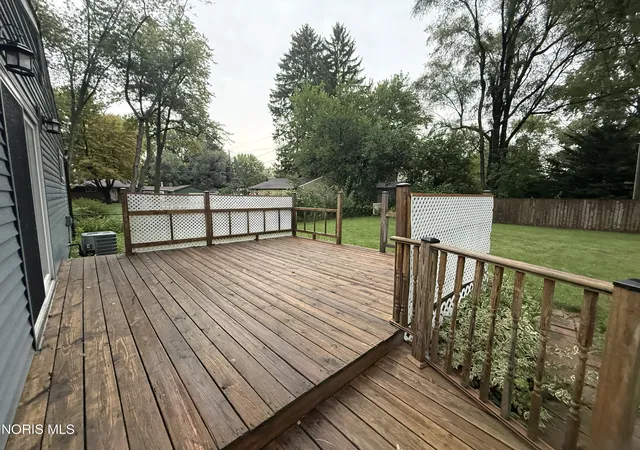 Photo 3 of Single family home for sale at 5518 Fenwick Dr, Toledo, OH 43623 | MLS# 10011827 | Listing updated on 2026-08-27