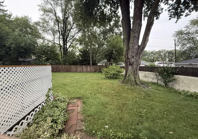 Photo 3 of Single family home for sale at 5518 Fenwick Dr, Toledo, OH 43623 | MLS# 10011827 | Listing updated on 2026-08-27