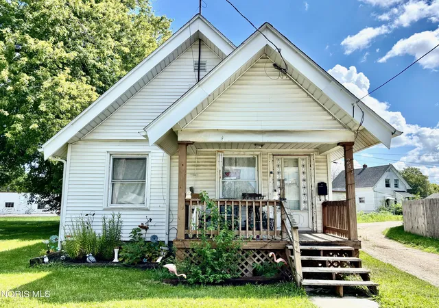 Photo 1 of Single family home for sale at 243 Spring Grove Ave, Toledo, OH 43605 | MLS# 10012586 | Listing updated on 2026-08-27