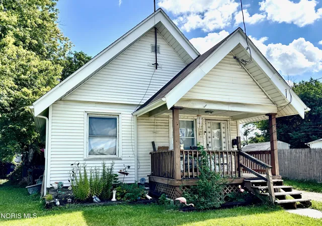 Photo 3 of Single family home for sale at 243 Spring Grove Ave, Toledo, OH 43605 | MLS# 10012586 | Listing updated on 2026-08-27