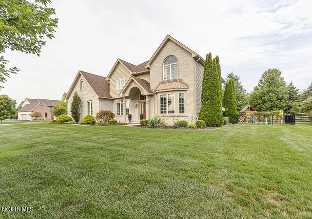 3rd image of 4810 Farm Creek Ln, Sylvania, OH 43560 | MLS# 10011804