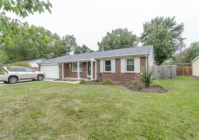 Photo 3 of Sale Pending at 208 Westfield Ave, Defiance, OH 43512 | MLS# 10011805 | Listing updated on 2026-09-19