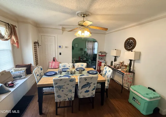 Listing Photo 2 - Condo for sale in building located at 1836 Strathmoor Ave, Toledo, OH 43614