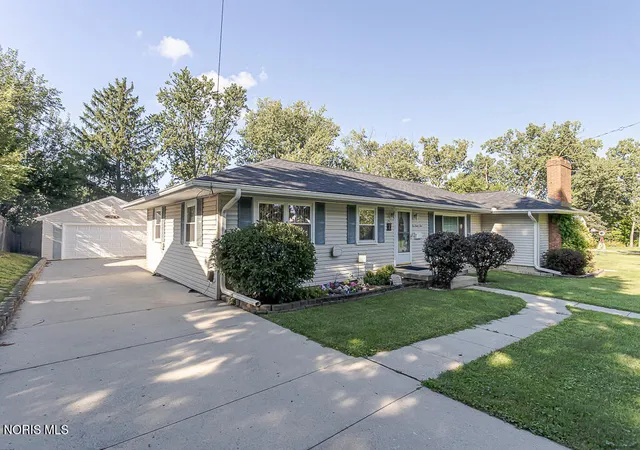 Photo 4 of Single family home for sale at 124 20th Street, Findlay, OH 45840 | MLS# 10011808 | Listing updated on 2026-09-01