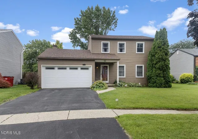 Single family home for sale at 2624 Coveview Dr, Toledo, OH 43611 | MLS# 10011857