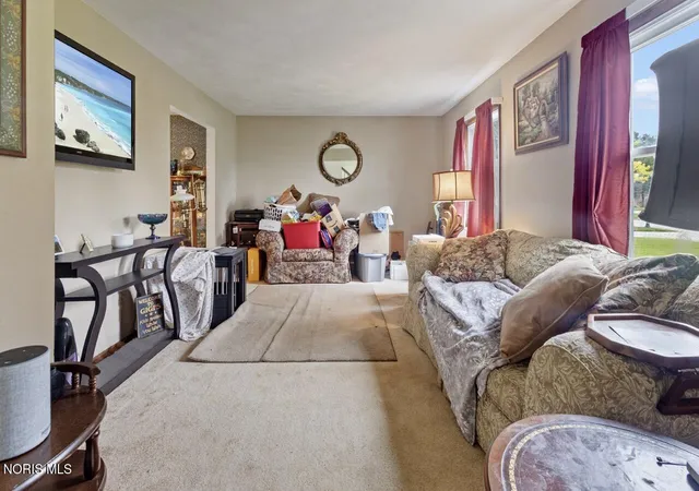 Photo 2 of Single family home for sale at 2624 Coveview Dr, Toledo, OH 43611 | MLS# 10011857 | Listing updated on 2026-09-29