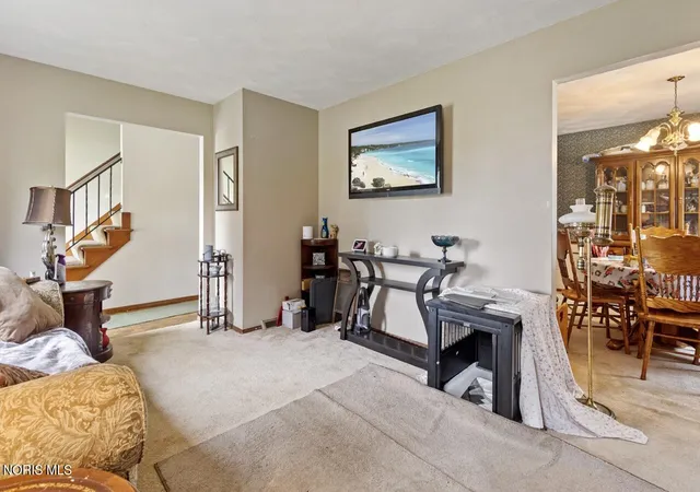 Photo 4 of Single family home for sale at 2624 Coveview Dr, Toledo, OH 43611 | MLS# 10011857 | Listing updated on 2026-09-29