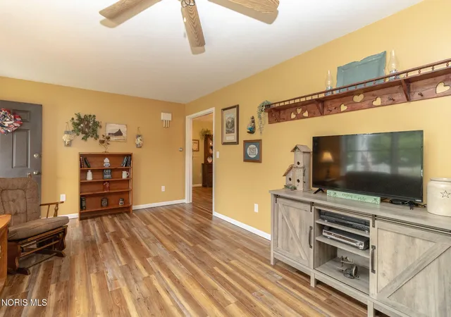 4th image of 810 Olyander Rd, Holland, OH 43528 | MLS# 10011921