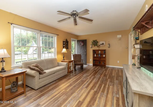 5th image of 810 Olyander Rd, Holland, OH 43528 | MLS# 10011921
