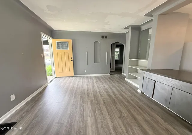 2nd image of 3168 Douglas Rd, Toledo, OH 43606 | MLS# 10011871