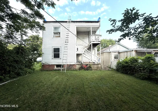 Photo 3 of House for sale at 1916 Chase St, Toledo, OH 43611 | MLS# 10011934 | Listing updated on 2026-09-16