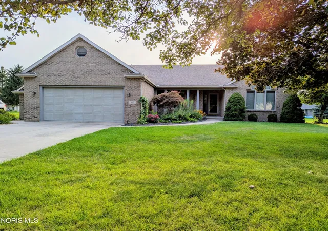 Photo 1 of Single family home for sale at 317 N Pointe Dr, Archbold, OH 43502 | MLS# 10011993 | Listing updated on 2026-09-11