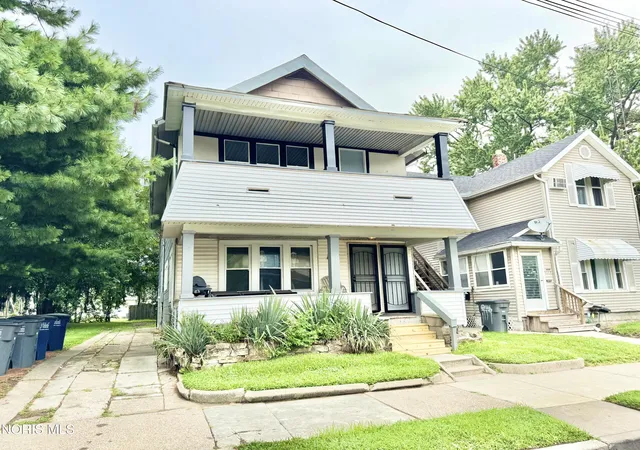 Listing Photo 2 - Condo for sale in building located at 1117 Nevada St, Toledo, OH 43605