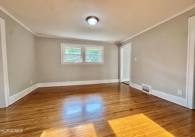 Photo 4 of House for sale at 1117 Nevada St, Toledo, OH 43605 | MLS# 10011903 | Listing updated on 2026-09-29