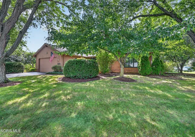 Photo 3 of Sale Pending at 26705 Sheringham Rd, Perrysburg, OH 43551 | MLS# 10012590 | Listing updated on 2026-09-03