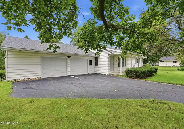 Photo 2 of Sale Pending at 305 Taylor St, Columbus Grove, OH 45830 | MLS# 10011939 | Listing updated on 2026-09-22