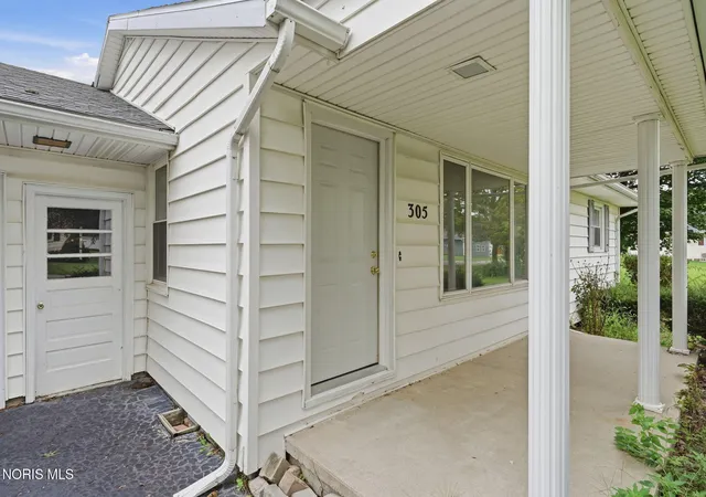 Photo 3 of Sale Pending at 305 Taylor St, Columbus Grove, OH 45830 | MLS# 10011939 | Listing updated on 2026-09-22