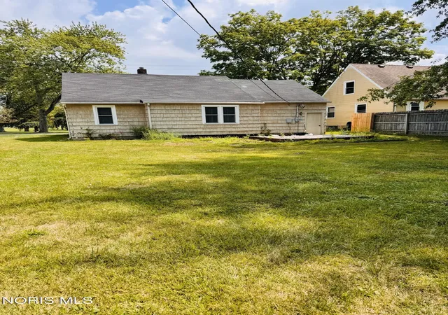 10th image of 906 S Cherry St, Bryan, OH 43506 | MLS# 10011894