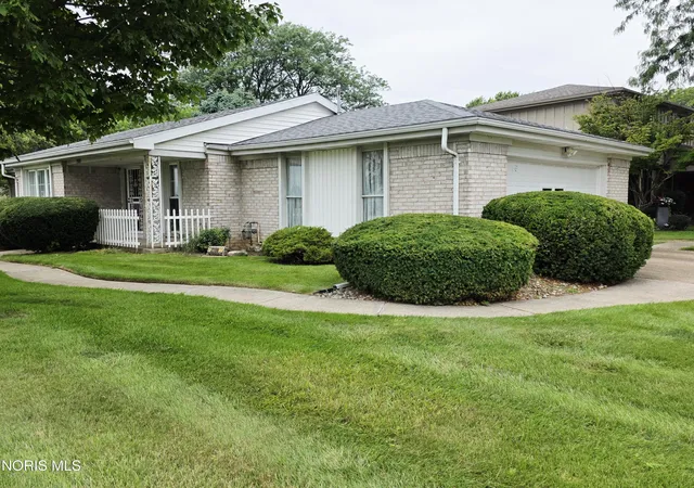 3rd image of 2159 Shoreland Ave, Toledo, OH 43611 | MLS# 10011891