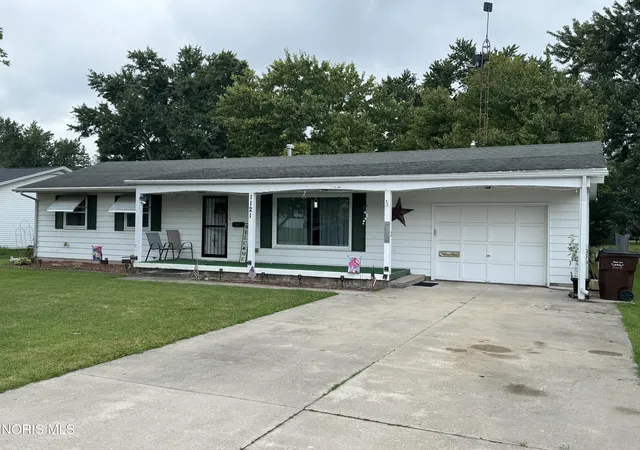 Photo 1 of Sale Pending at 1121 Cherry St, Montpelier, OH 43543 | MLS# 10011949 | Listing updated on 2026-09-11