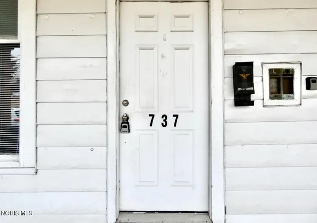 Photo 3 of Sale Pending at 737 739 Forsythe St, Toledo, OH 43605 | MLS# 10011924 | Listing updated on 2026-08-21