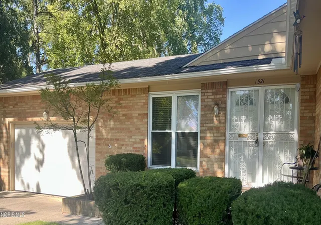 Photo 3 of Single family home for sale at 1521 Cherry Valley Rd, Toledo, OH 43607 | MLS# 10012318 | Listing updated on 2026-09-10