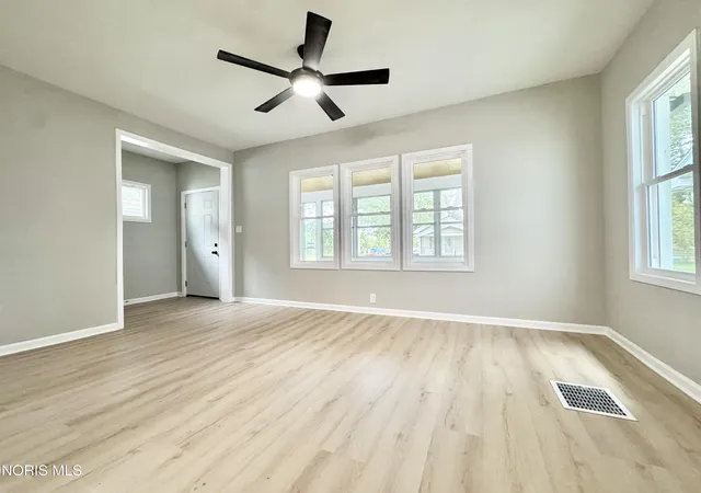Photo 4 of Single family home for sale at 32 Allison Ave, Toledo, OH 43605 | MLS# 10011930 | Listing updated on 2026-10-02