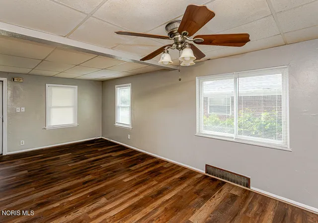 Photo 4 of Single family home for sale at 5435 Douglas Rd, Toledo, OH 43613 | MLS# 10011991 | Listing updated on 2026-08-27