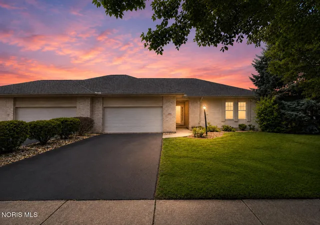 1st image of 2547 Lake Vista Dr, Toledo, OH 43614 | MLS# 10011961