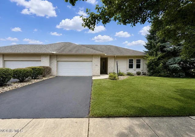 2nd image of 2547 Lake Vista Dr, Toledo, OH 43614 | MLS# 10011961