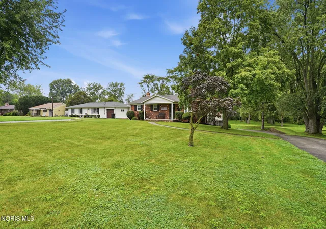 Photo 3 of Single family home for sale at 11091 Autumn Ln, Fostoria, OH 44830 | MLS# 10012029 | Listing updated on 2026-08-30