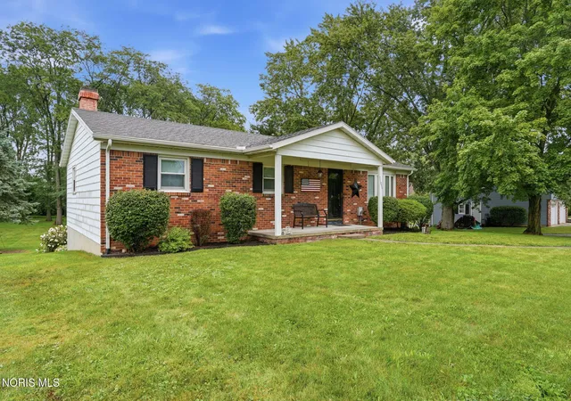 Photo 5 of Single family home for sale at 11091 Autumn Ln, Fostoria, OH 44830 | MLS# 10012029 | Listing updated on 2026-08-30