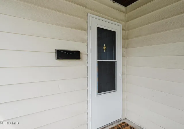 Photo 4 of Single family home for sale at 122 George St, Findlay, OH 45840 | MLS# 10012416 | Listing updated on 2026-10-20