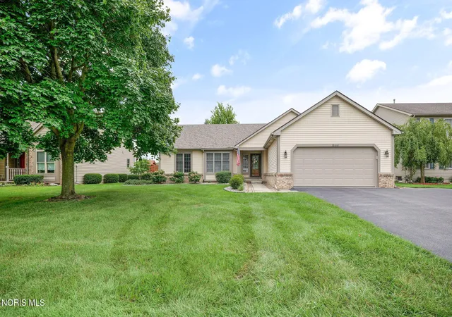 Photo 1 of Sale Pending at 10441 White Oak Dr, Perrysburg, OH 43551 | MLS# 10011965 | Listing updated on 2026-09-04