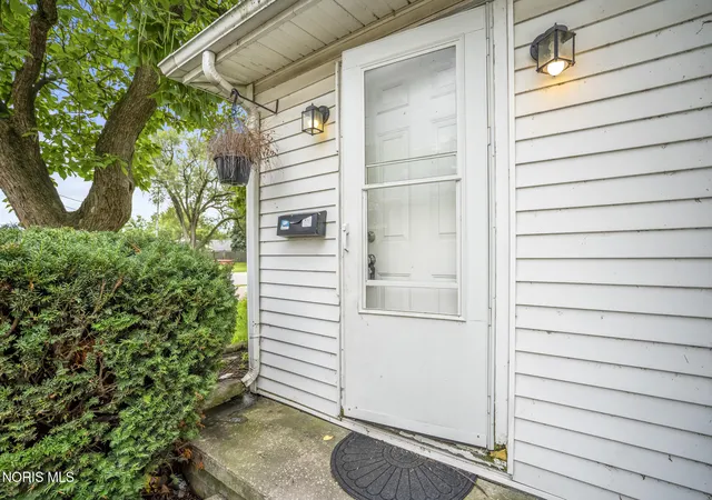 4th image of 1466 Sunshine St, Oregon, OH 43616 | MLS# 10012063