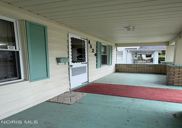 Photo 3 of Single family home for sale at 4124 Caroline Ave, Toledo, OH 43612 | MLS# 10011994 | Listing updated on 2026-09-09