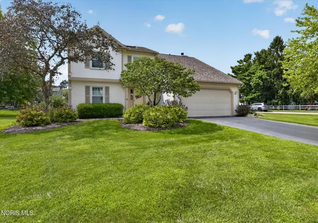 Photo 2 of Single family home for sale at 3845 Pepperwood Ct, Sylvania, OH 43560 | MLS# 10012009 | Listing updated on 2026-08-30