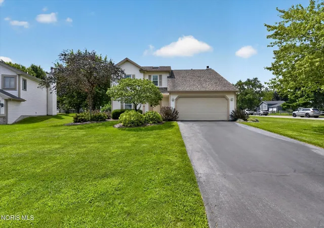 Photo 3 of Single family home for sale at 3845 Pepperwood Ct, Sylvania, OH 43560 | MLS# 10012009 | Listing updated on 2026-08-30