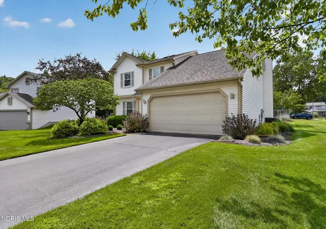 Photo 3 of Single family home for sale at 3845 Pepperwood Ct, Sylvania, OH 43560 | MLS# 10012009 | Listing updated on 2026-08-30