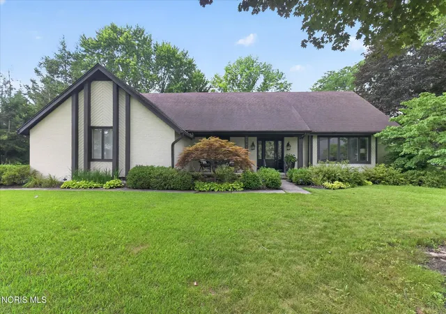 3rd image of 2945 Riva Ridge Rd, Ottawa Hills, OH 43615 | MLS# 10012012