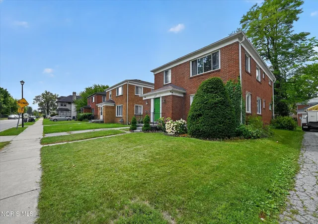 Listing Photo 5 - Condo for sale in building located at 2157 Evansdale Ave, Toledo, OH 43607