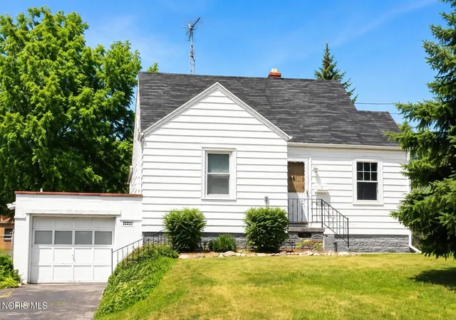 1st image of 3102 Glenn St, Toledo, OH 43613 | MLS# 10011990