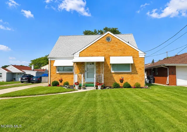 Single family home for sale at 4313 Suder Ave, Toledo, OH 43611 | MLS# 10011997