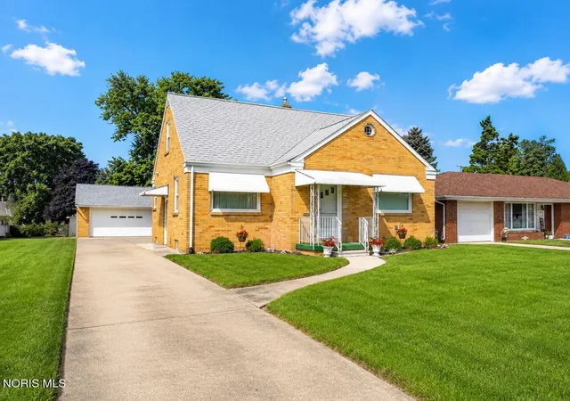Photo 2 of Single family home for sale at 4313 Suder Ave, Toledo, OH 43611 | MLS# 10011997 | Listing updated on 2026-09-21