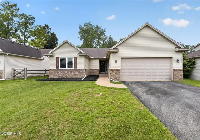 Photo 3 of Single family home for sale at 514 Highland Crk Ct, Holland, OH 43528 | MLS# 10012088 | Listing updated on 2026-09-01